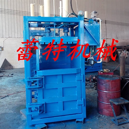 立式廢（fèi）紙板打包（bāo）機